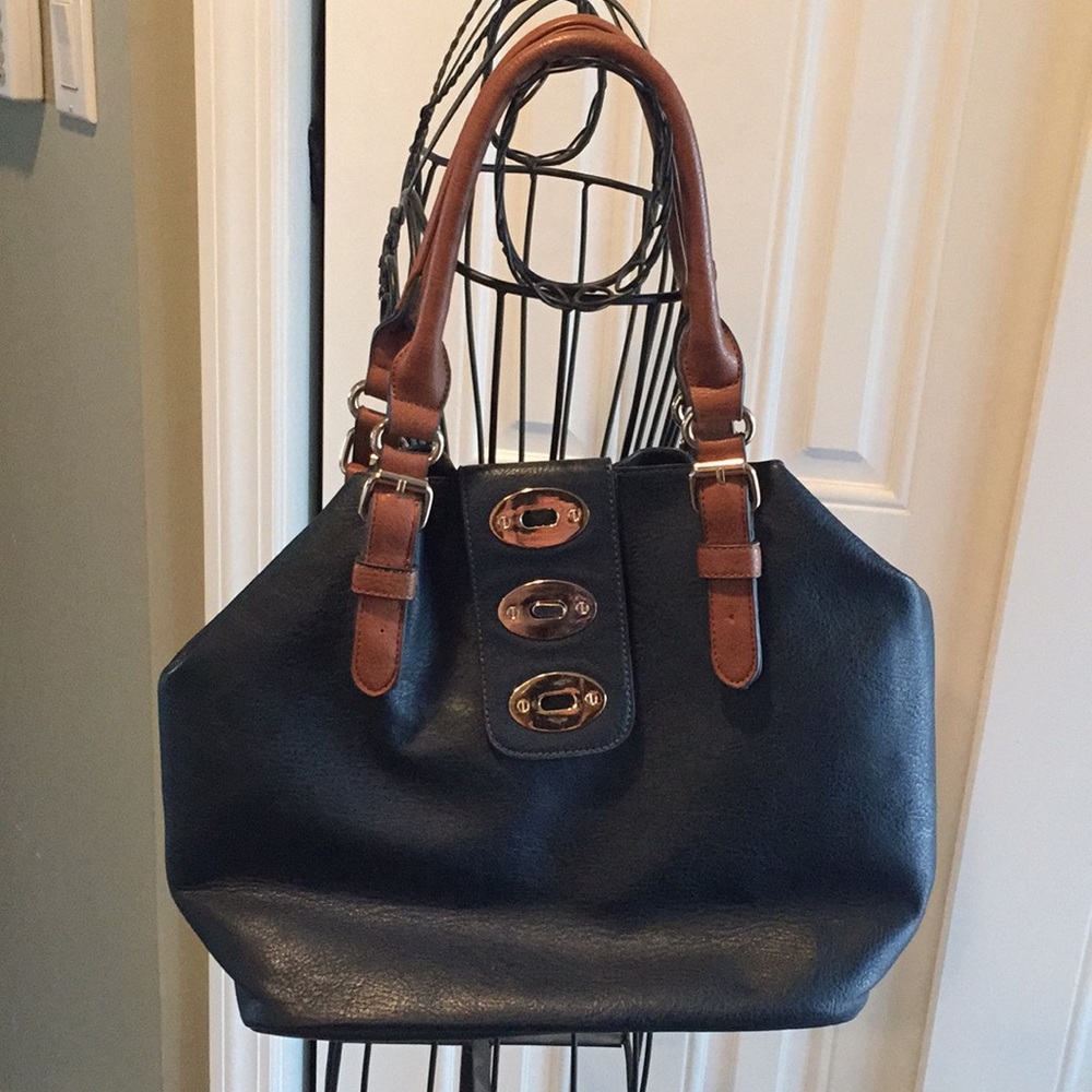 Women's navy blue pocketbook